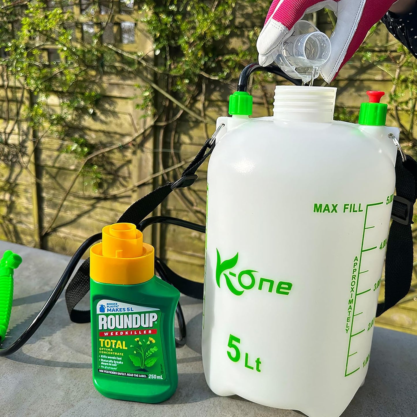 Roundup Optima Total Weedkiller | Paths & hard Surfaces | 250ml Concentrate {Makes 5L}