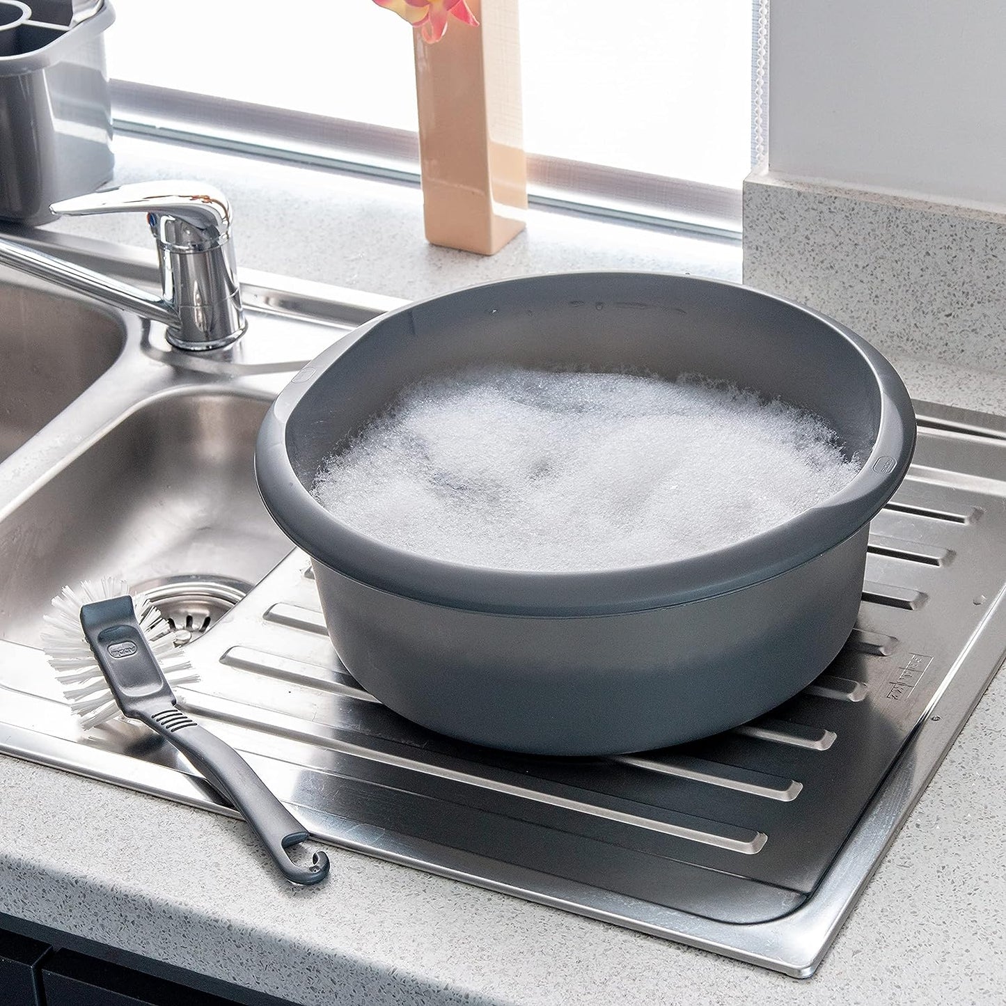 Addis Metallic Round Bowl 7.7 Litre
