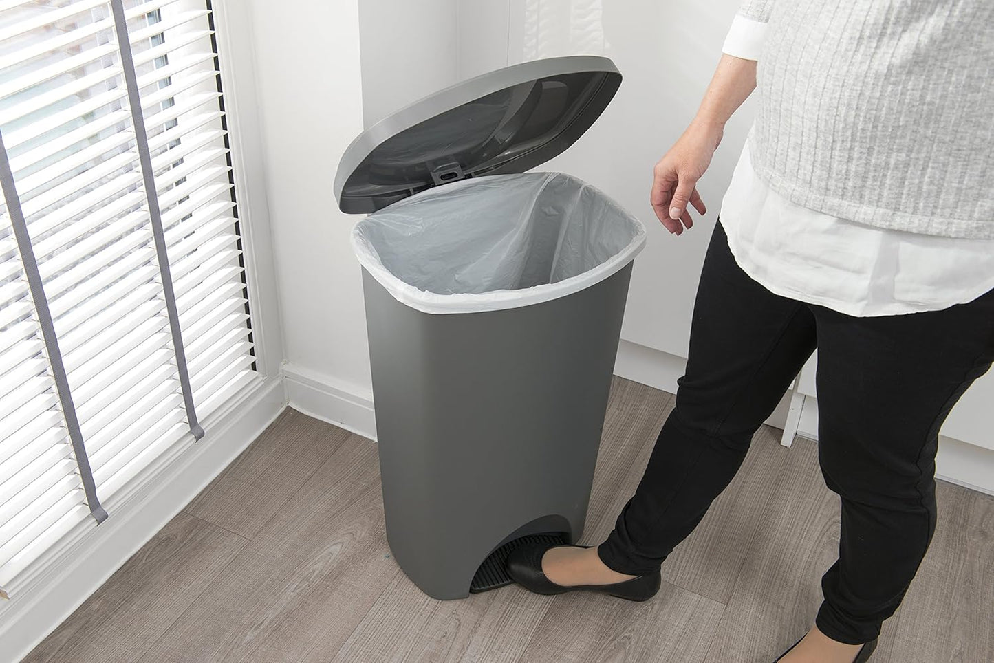 Addis Plastic Family Kitchen Bin Black With Silver Pedal 517262