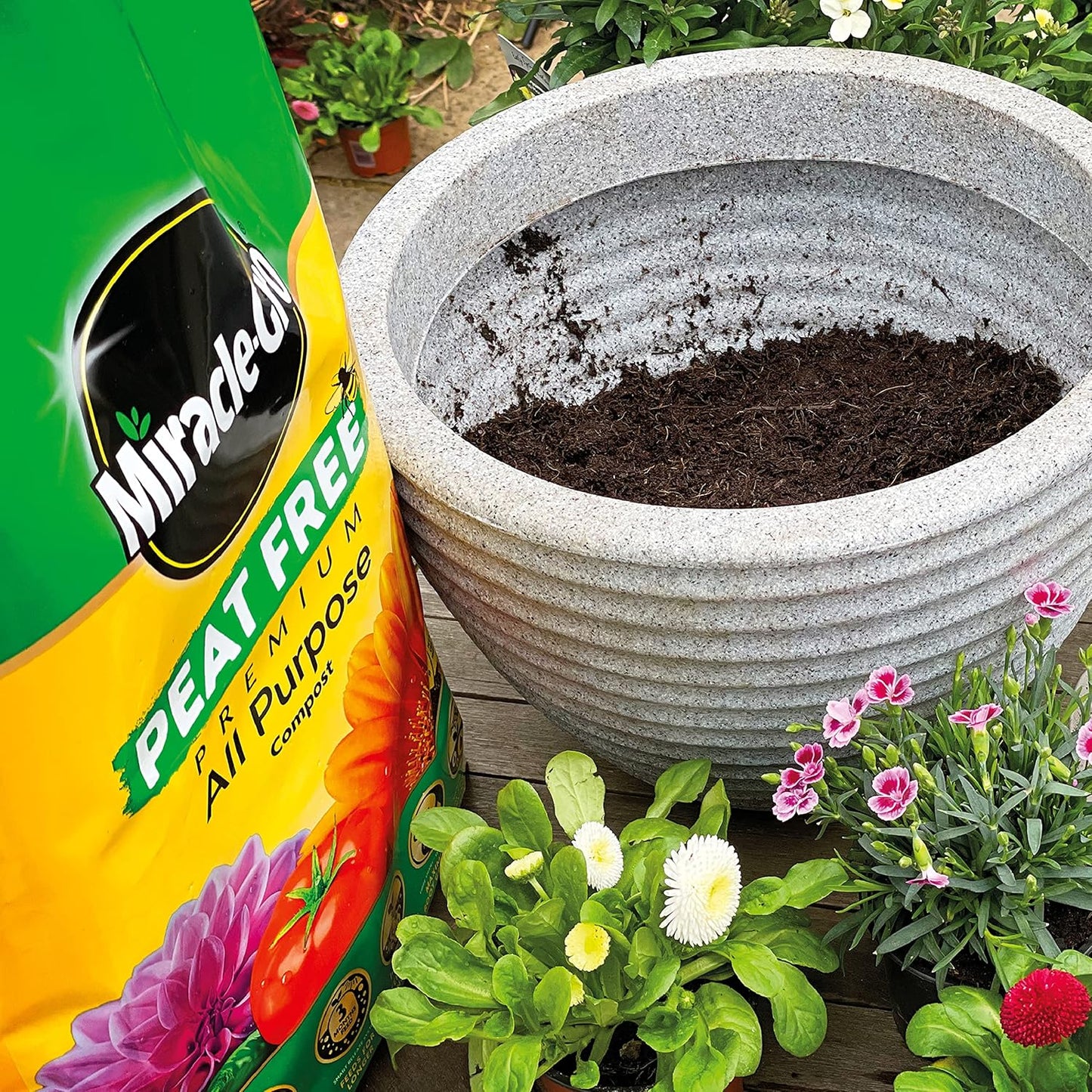 Miracle-Gro Peat Free Premium All Purpose Compost, 50 Litres.