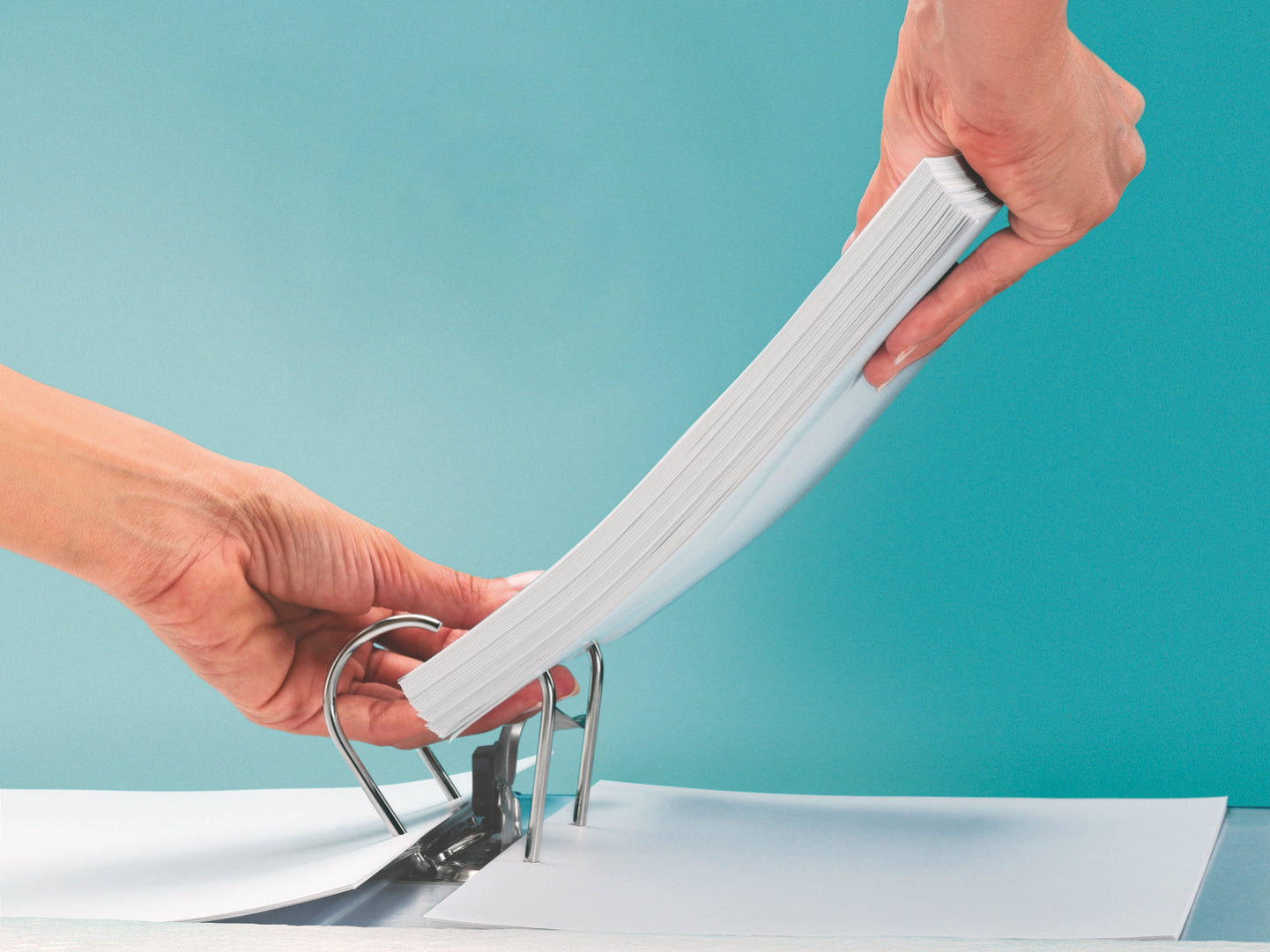 Leitz 180 Lever Arch File Polypropylene A4 80mm Spine Width White (Pack 10) 10101001