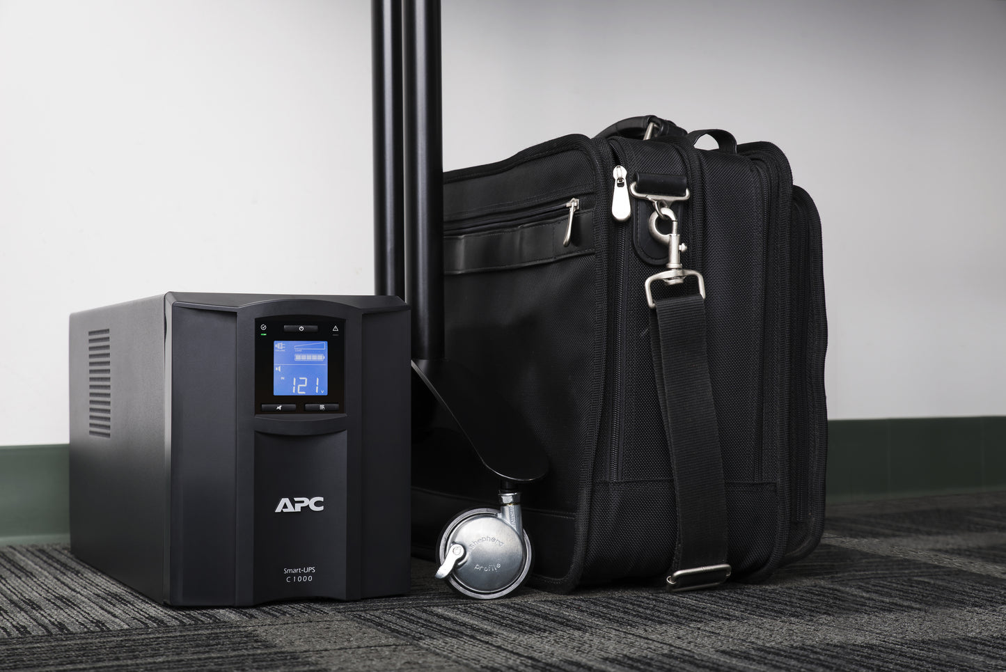 APC SMC1000IC UPS 1000VA 600W 8 Outlet