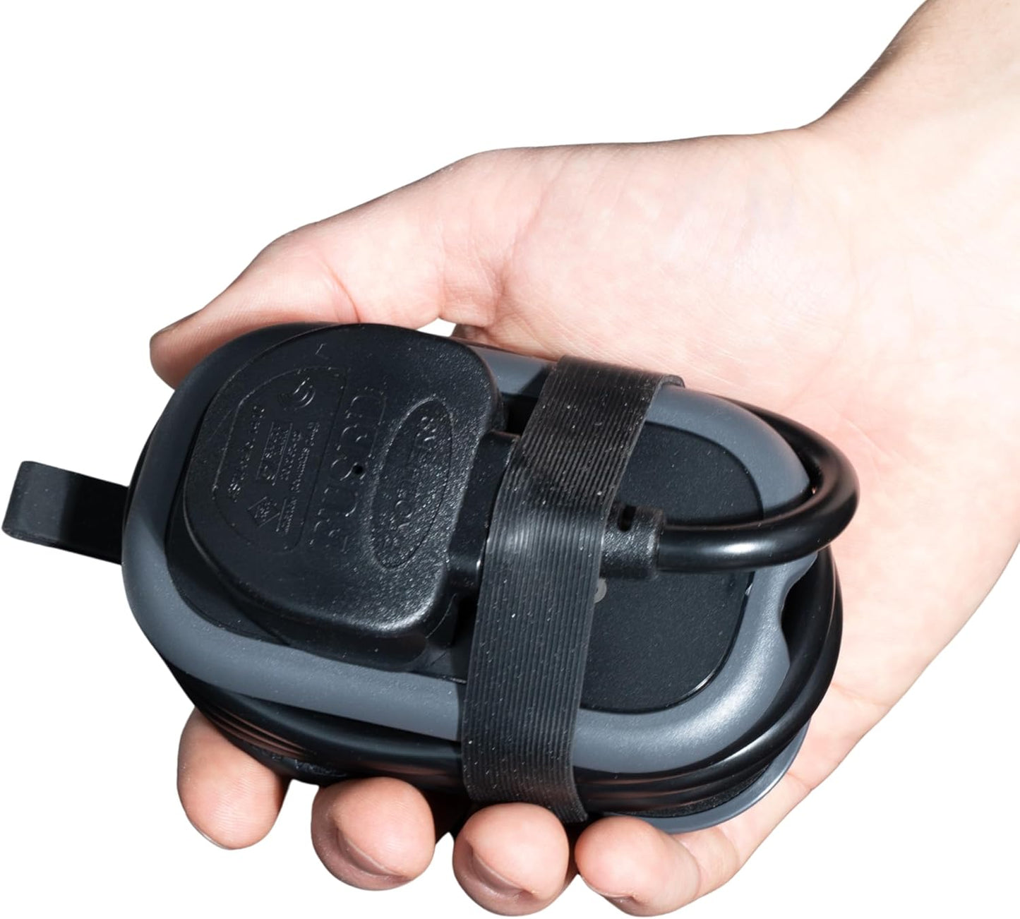 WE Retail Travel Extension Hub - Single Socket Mains Power with 1.1m 13A cable