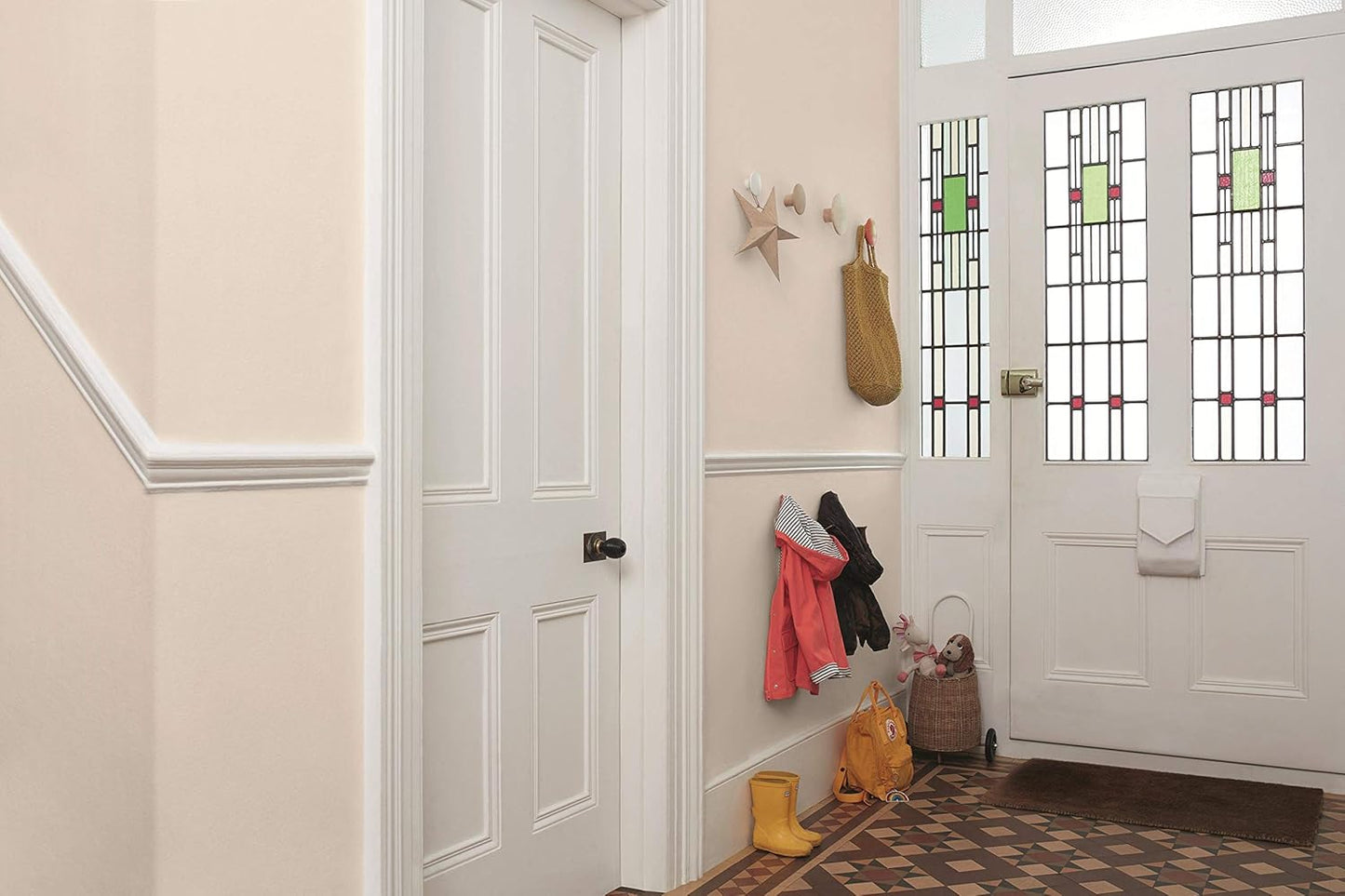 Dulux Matt Emulsion Paint For Walls And Ceilings - Gentle Fawn 2.5 Litres