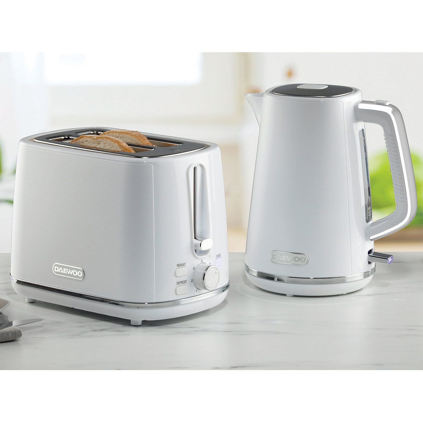 Daewoo Stirling Jug Kettle | 1.7Litre | Cordless Swivel Base | 3KW with Rapid Boil |  White