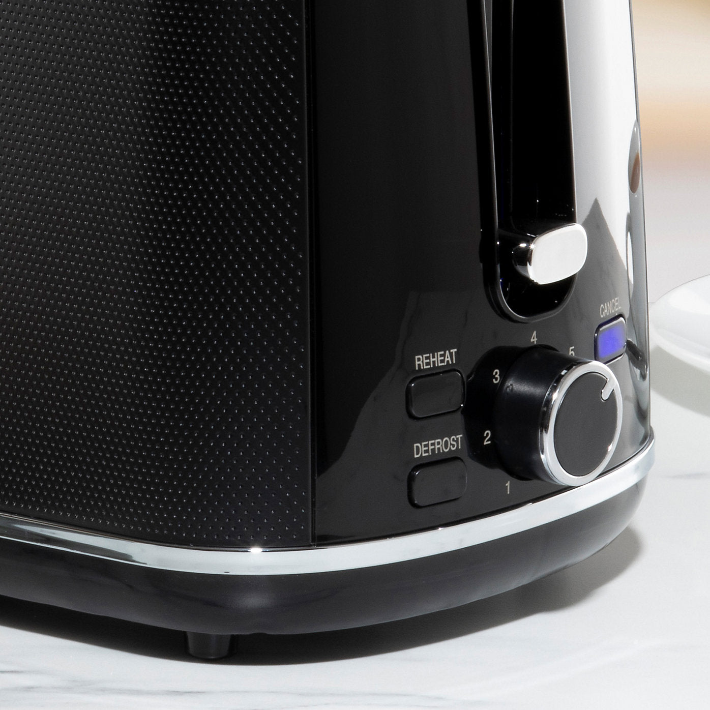 Daewoo Stirling Two Slice Toaster With Reheat Defrost and 7 Browning Functions Black