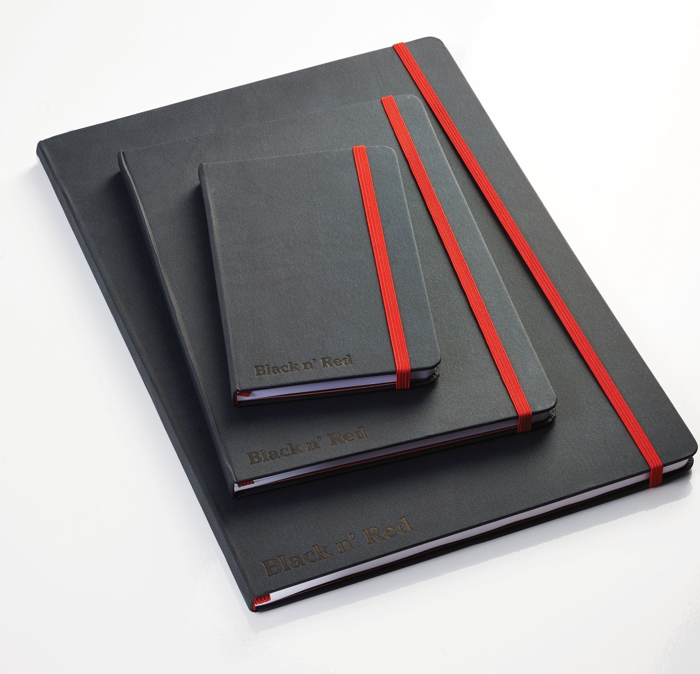 Black n Red Journal A6 Casebound Ruled 144 Pages Black With Red Elastic Strap 400033672