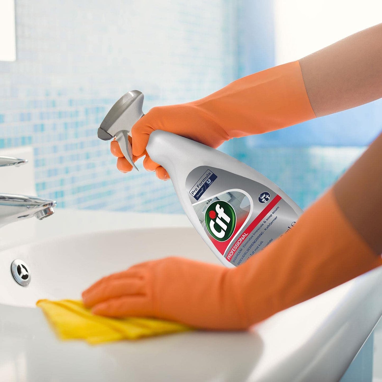 Cif Pro Formula 4-in-1 Washroom Cleaner & Disinfectant Ready To Use 750ml