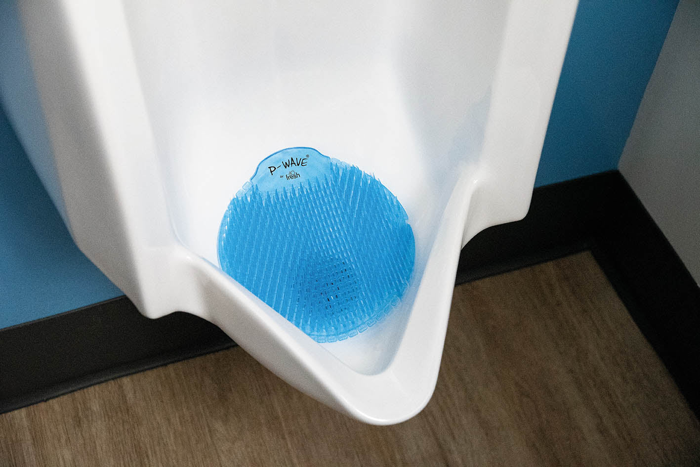 P-Wave Slant6 Urinal Screen Ocean Mist