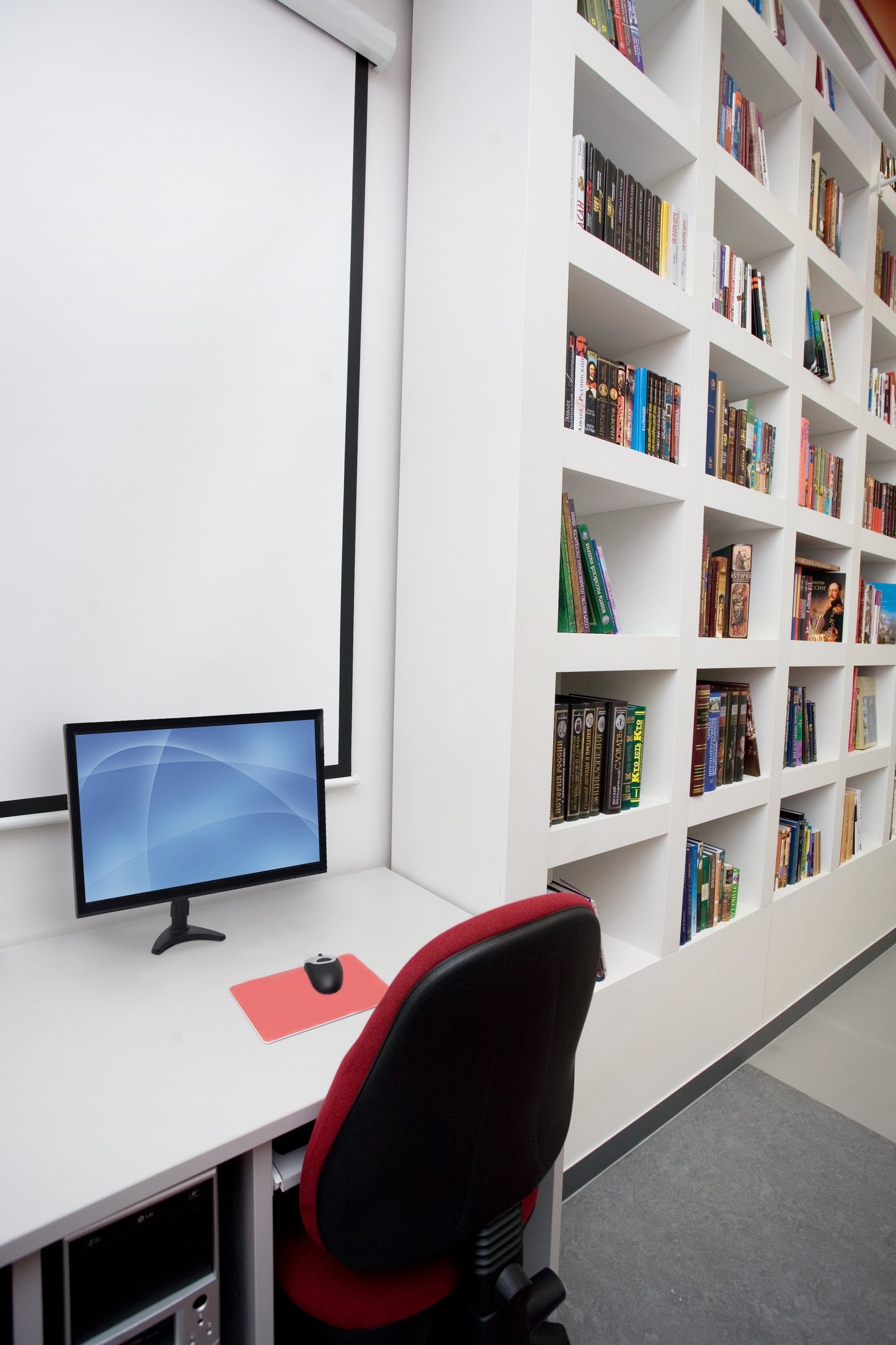 Peerless 12 to 30 Inch 100S Flat Desk Monitor Mount