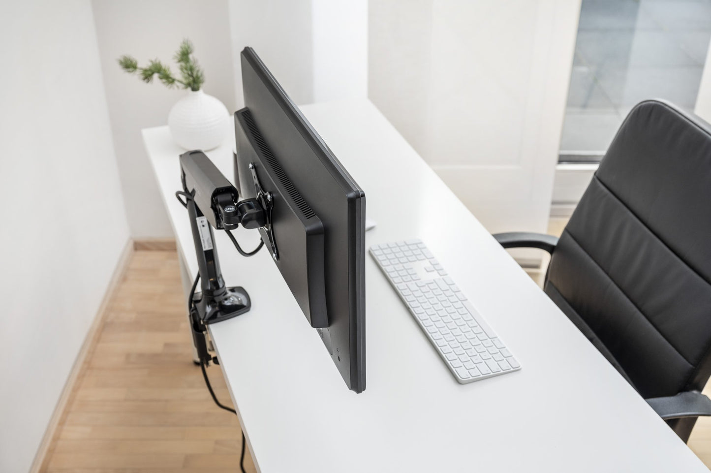 Vantage Office Monitor Arm Black - D0280001